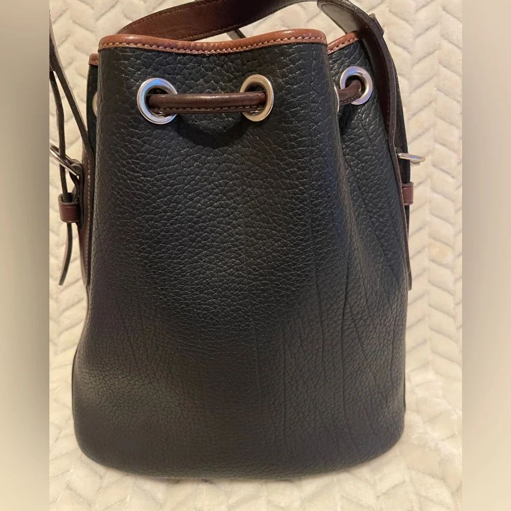 Dooney and Bourke Y171 Drawstring bag - Picture 2 of 13
